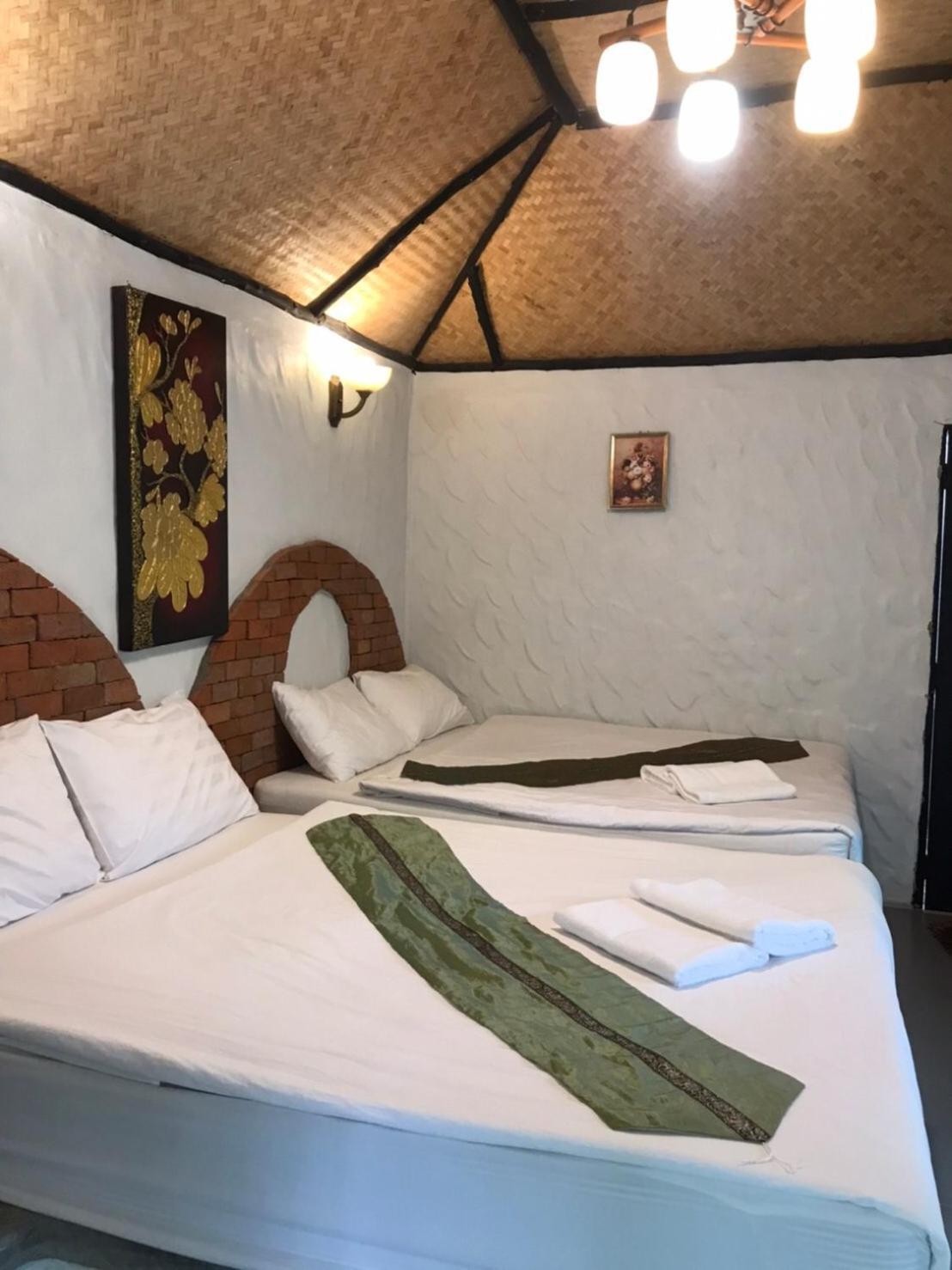 Baan Pong Tara Hotel Suan Phueng Exterior photo
