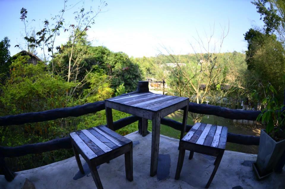 Baan Pong Tara Hotel Suan Phueng Exterior photo