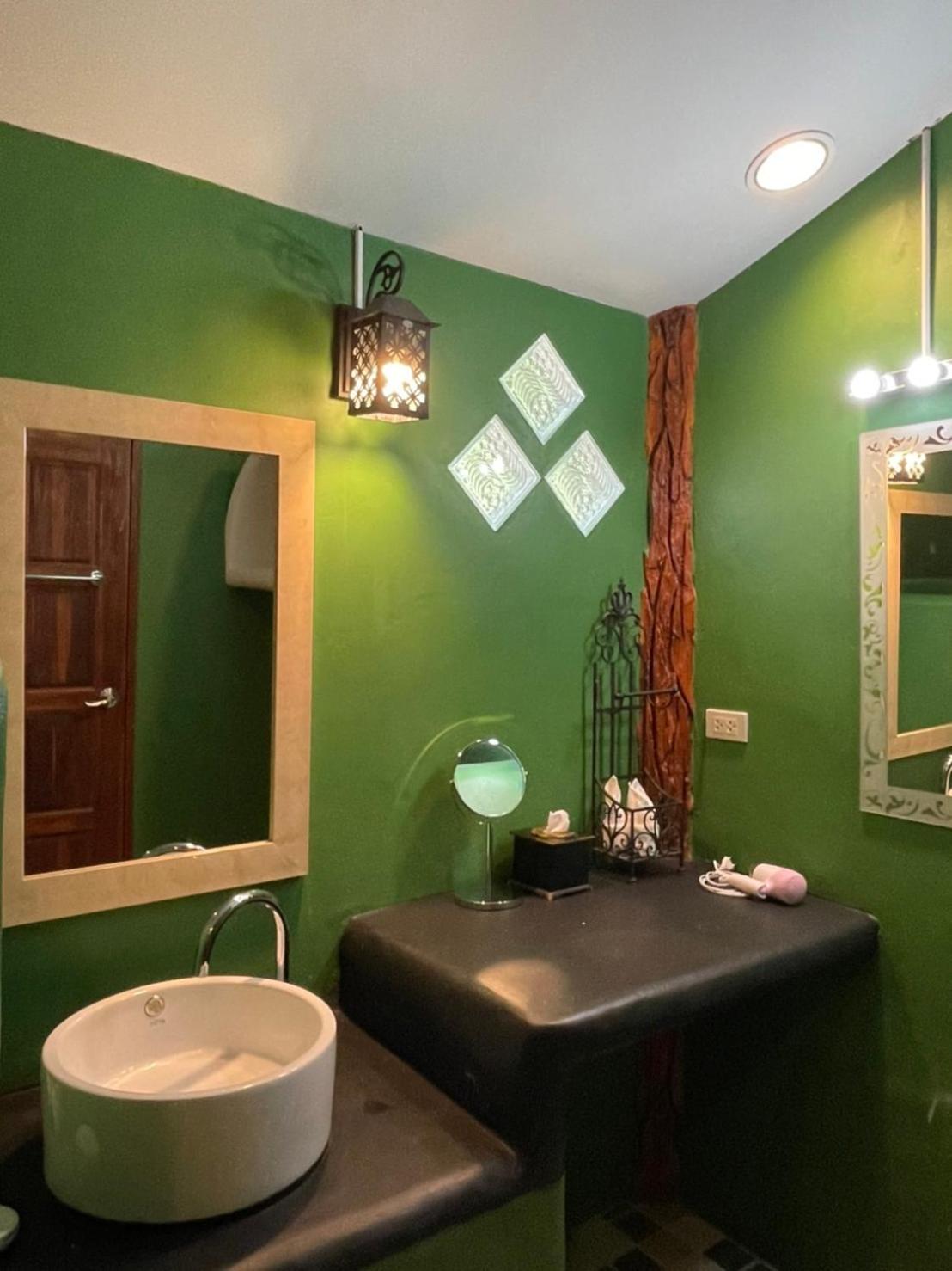 Baan Pong Tara Hotel Suan Phueng Exterior photo