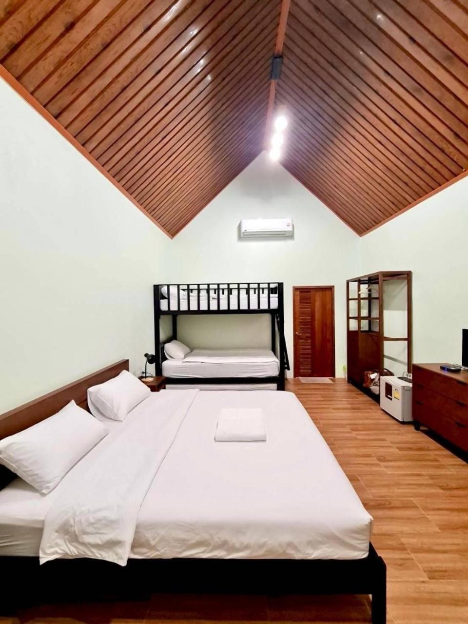 Baan Pong Tara Hotel Suan Phueng Exterior photo
