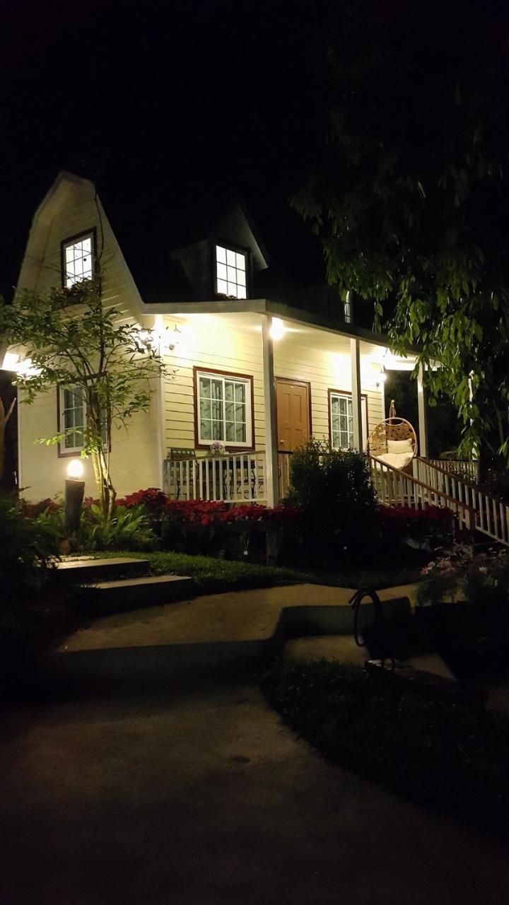 Baan Pong Tara Hotel Suan Phueng Exterior photo